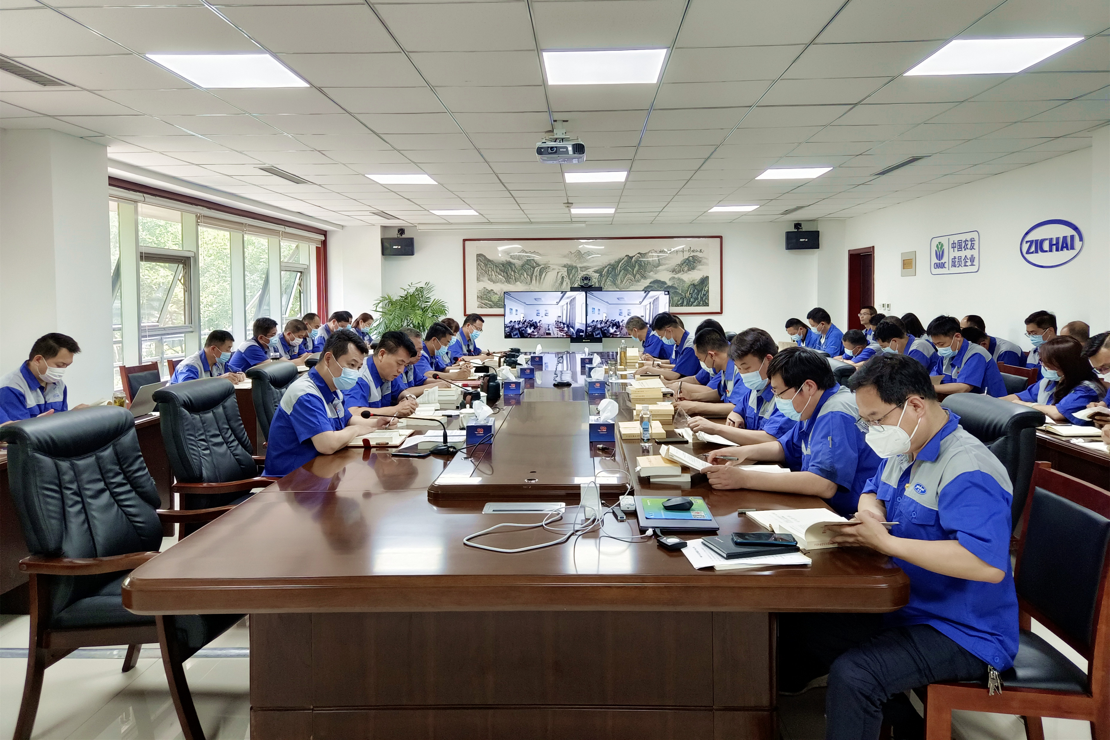 淄柴公司党委举办主题教育读书班.jpg 淄柴公司党委举办主题教育读书班.jpg