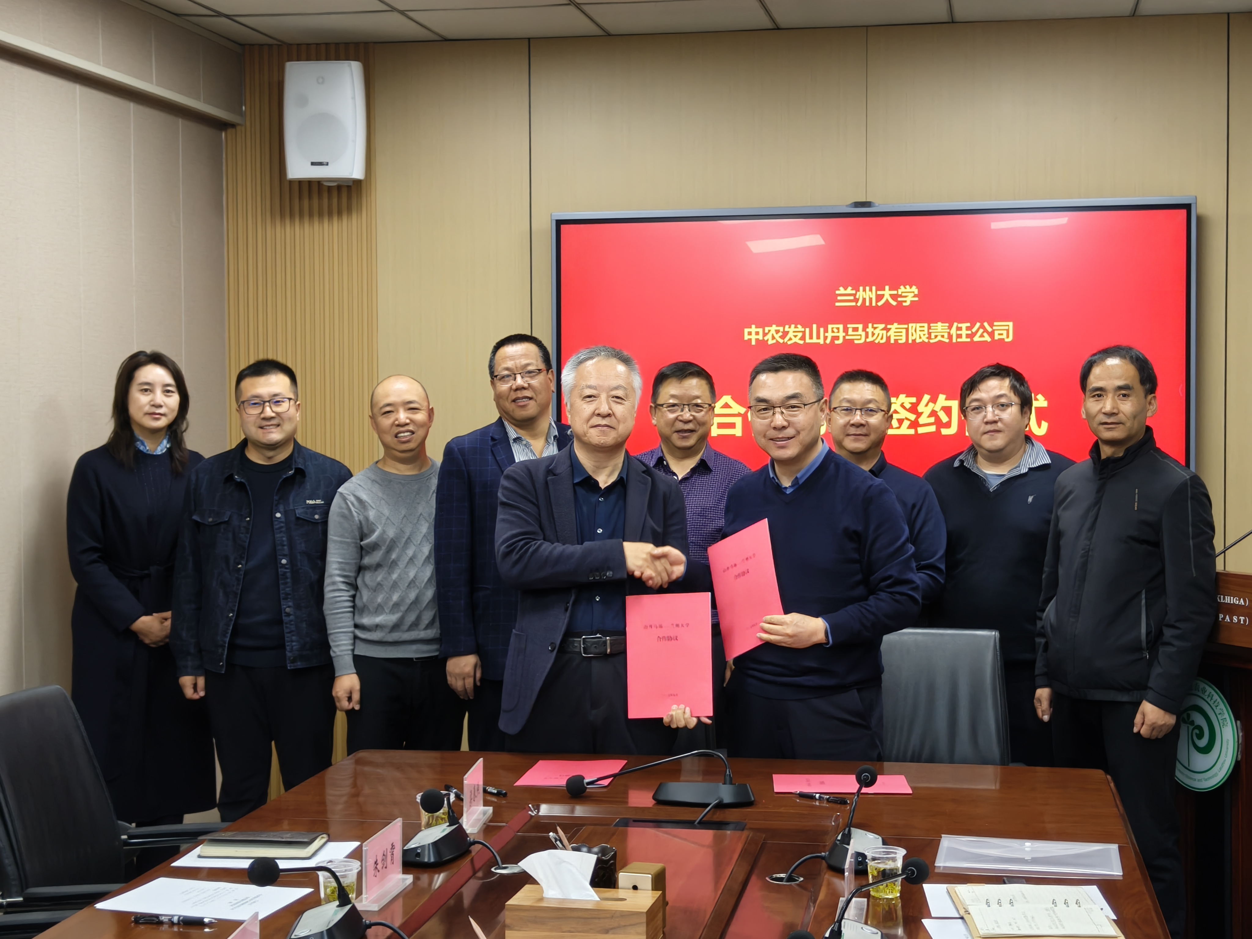 c85b2111e5ddcb81d9a2f054b5b5230a.jpg c85b2111e5ddcb81d9a2f054b5b5230a.jpg